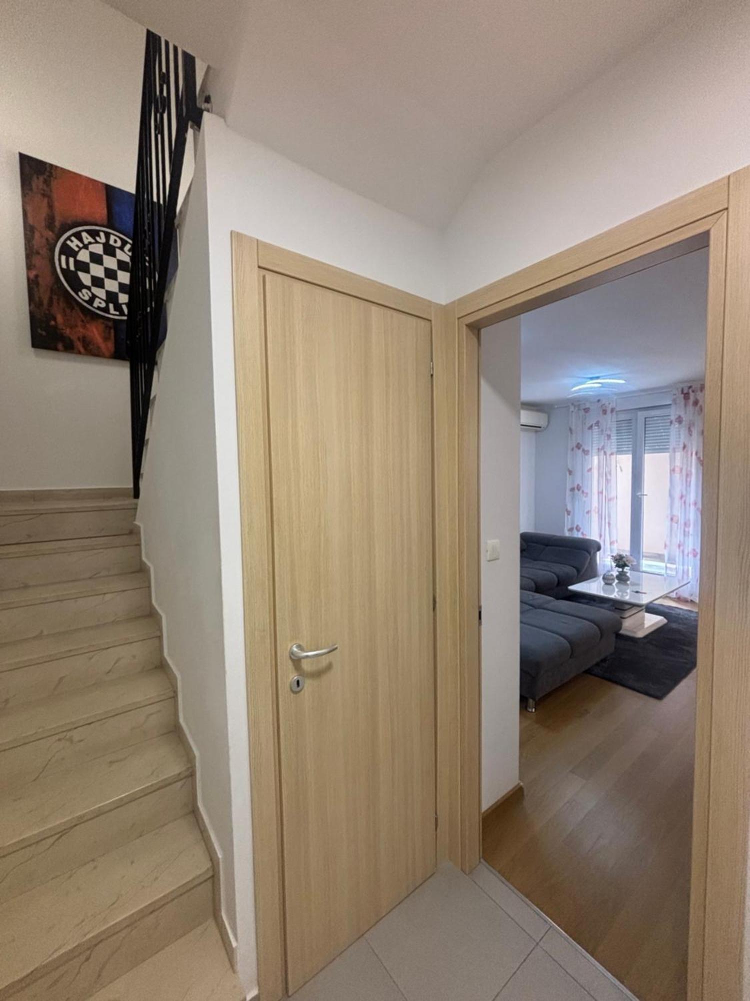 Apartment Dalmatinos Split Znjan Exterior foto